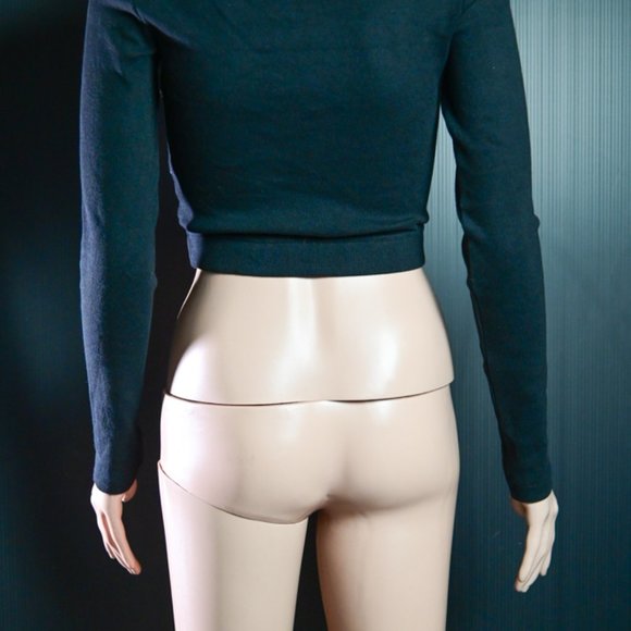 FIGL Long Sleeved Crop Top size Small - Picture 3 of 9